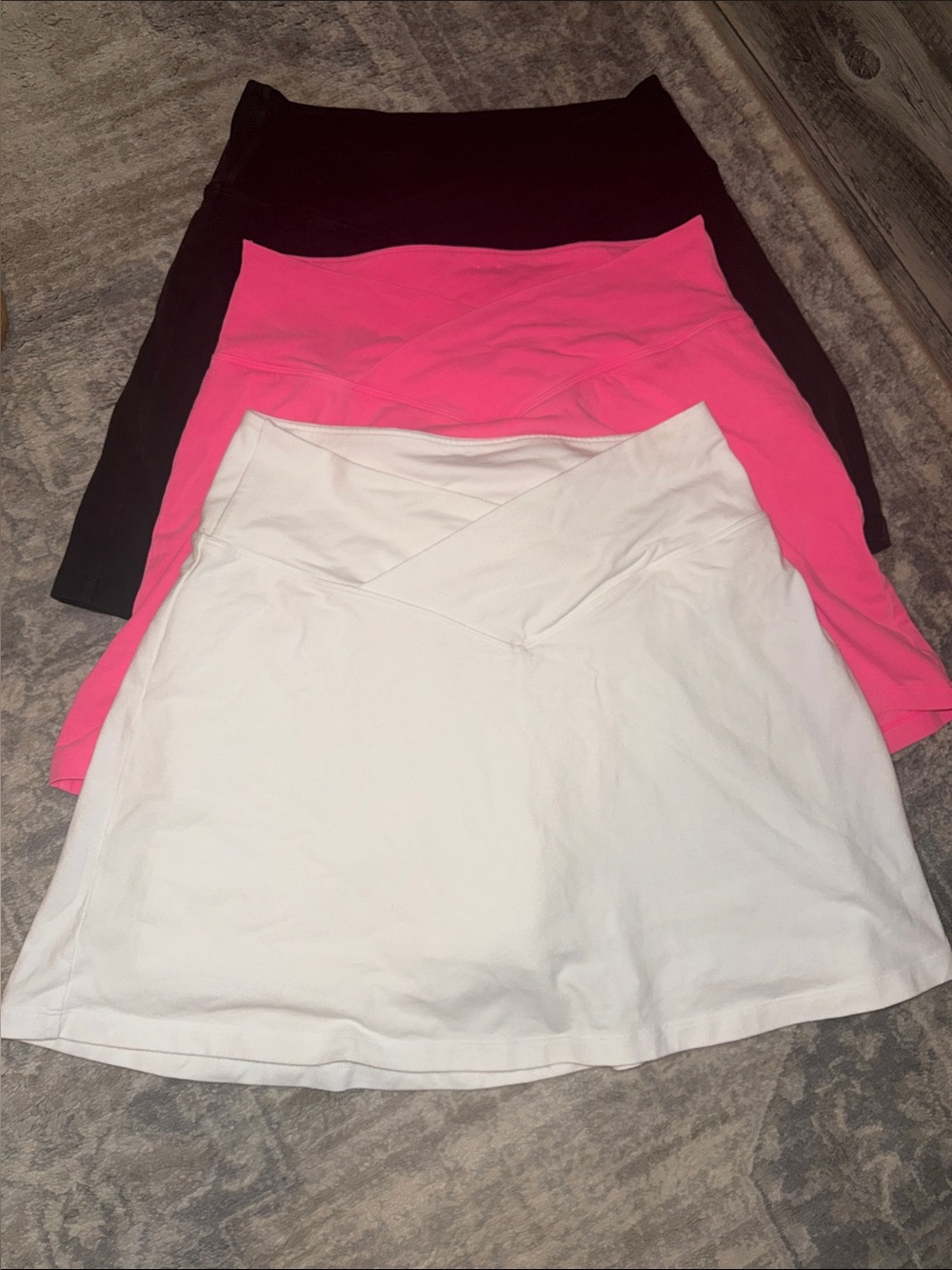 A-Line V-Waist Skirt — White, Pink, Black Sko